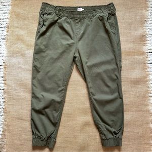 Levi’s chinos size XL in olive green